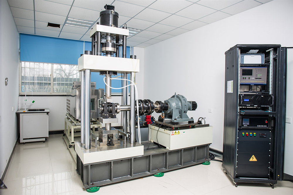 转向节轴承摆动测试